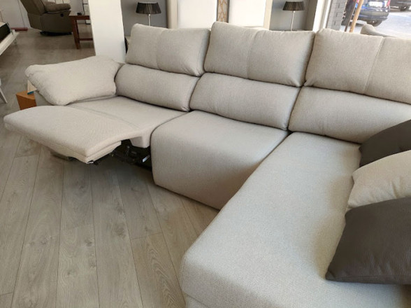 Chaiselongue con asientos relax en promoción en nuestra tienda de muebles en Madrid