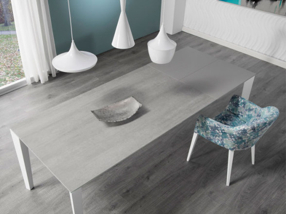 Mesa con tapa porcelánica para salón o comedor