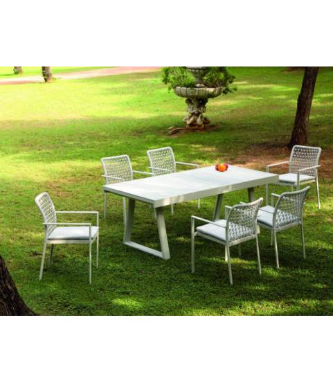 mesa con estructura aluminio