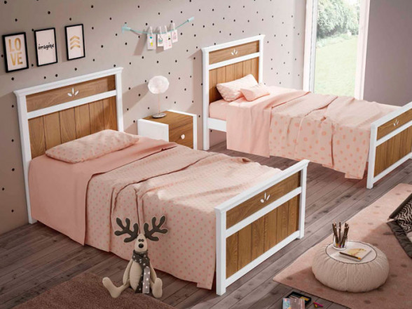 Dormitorio juvenil con dos camas en Madrid